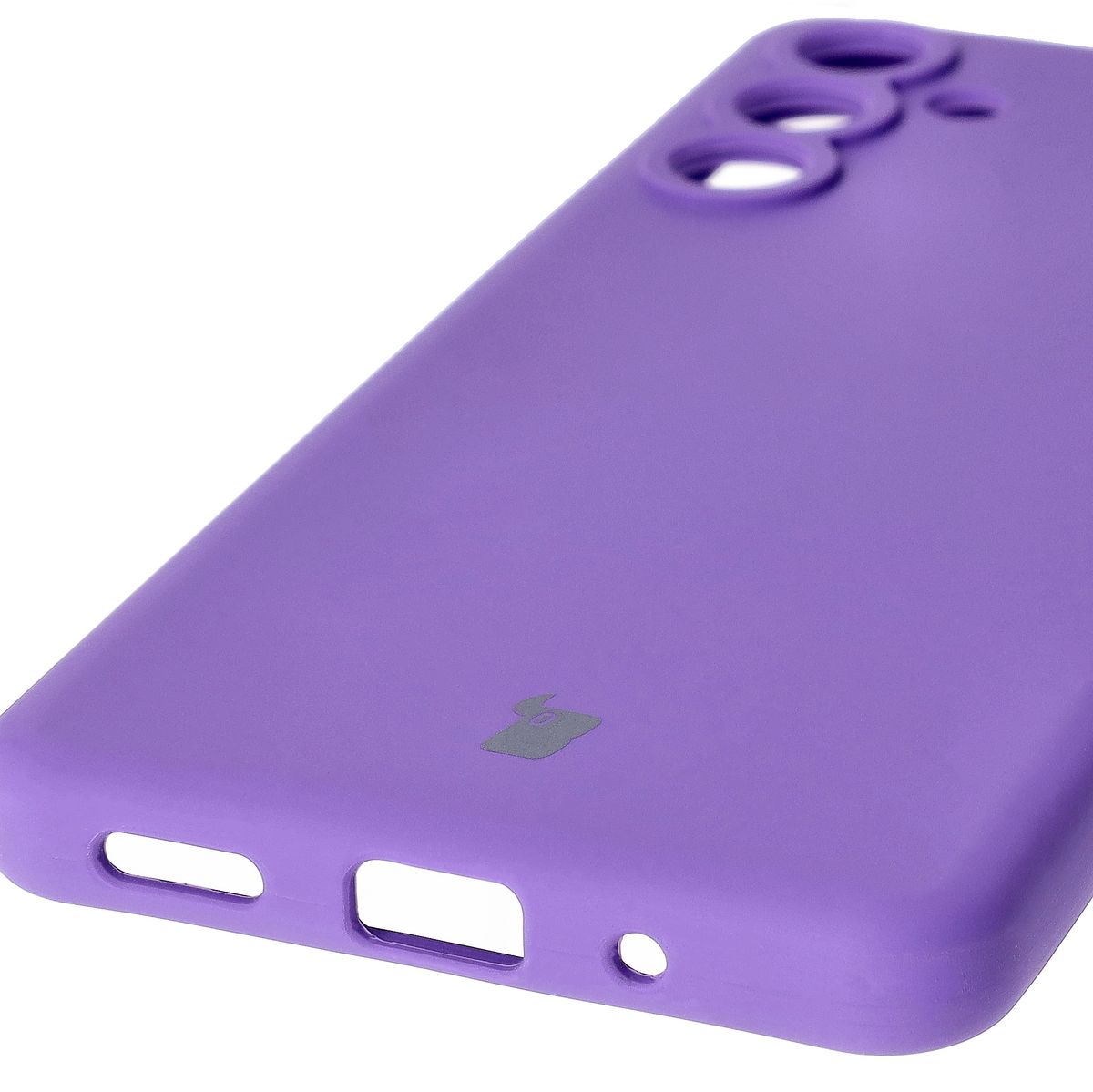 Prim-plan pe decupaje precise și posibilitatea de încărcare wireless în husa Bizon Soft Case