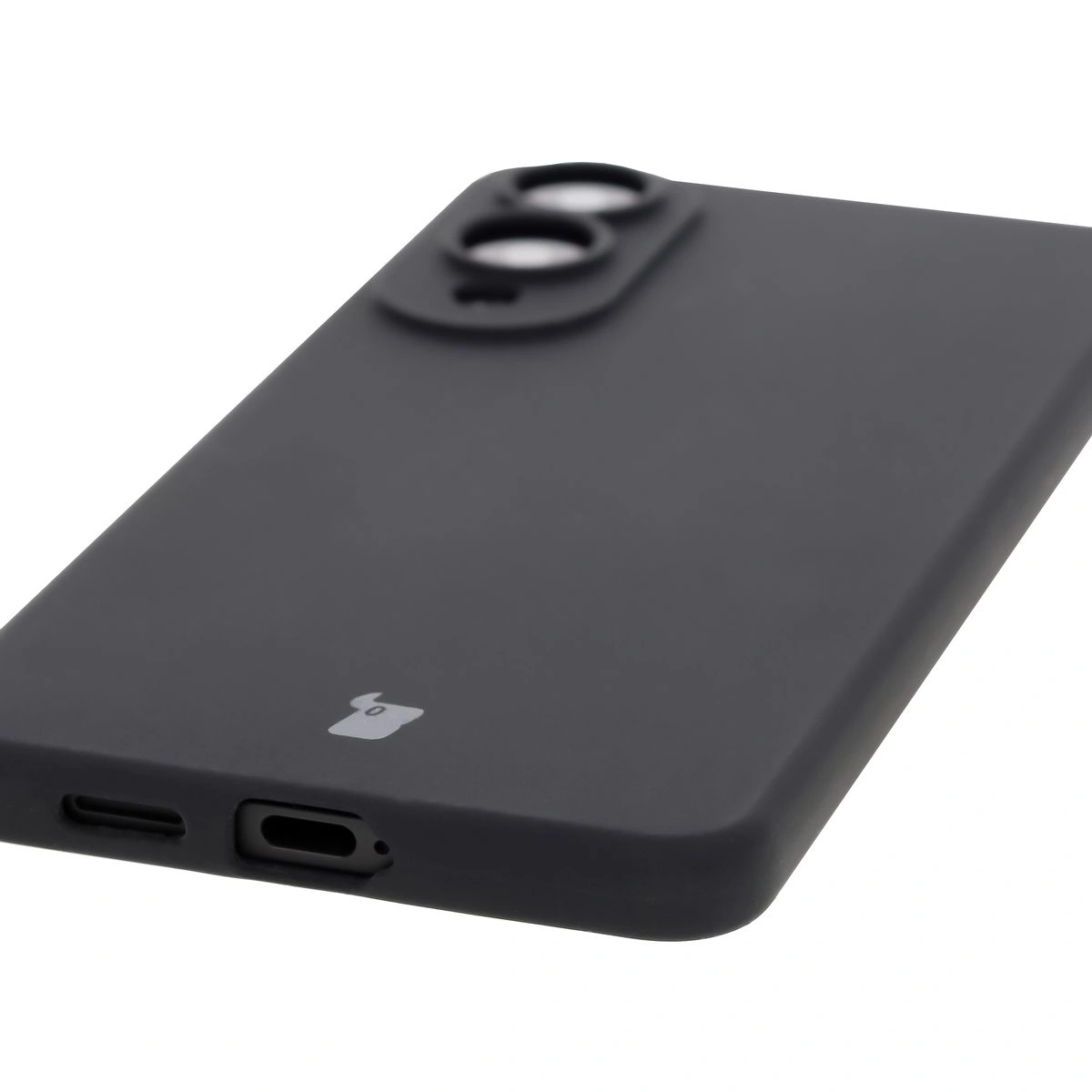 Nahaufnahme der präzisen Ausschnitte und der Möglichkeit des induktiven Ladens in der Bizon Soft Case für Samsung Galaxy S25 Edge