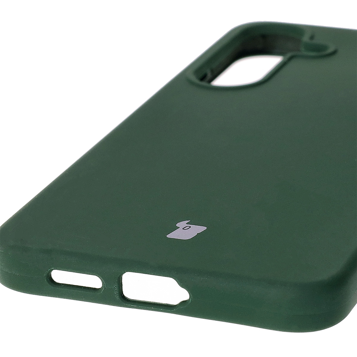 Nahaufnahme der präzisen Aussparungen und der Möglichkeit des induktiven Ladens in der Hülle Bizon Soft Case