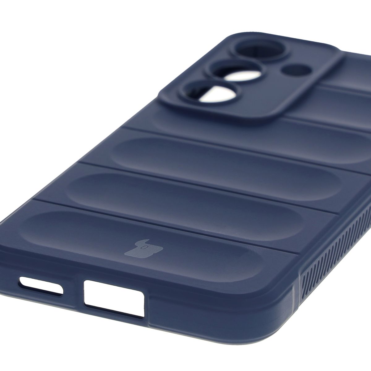 Precise cutouts and compatibility with wireless charging in Bison Case Tur