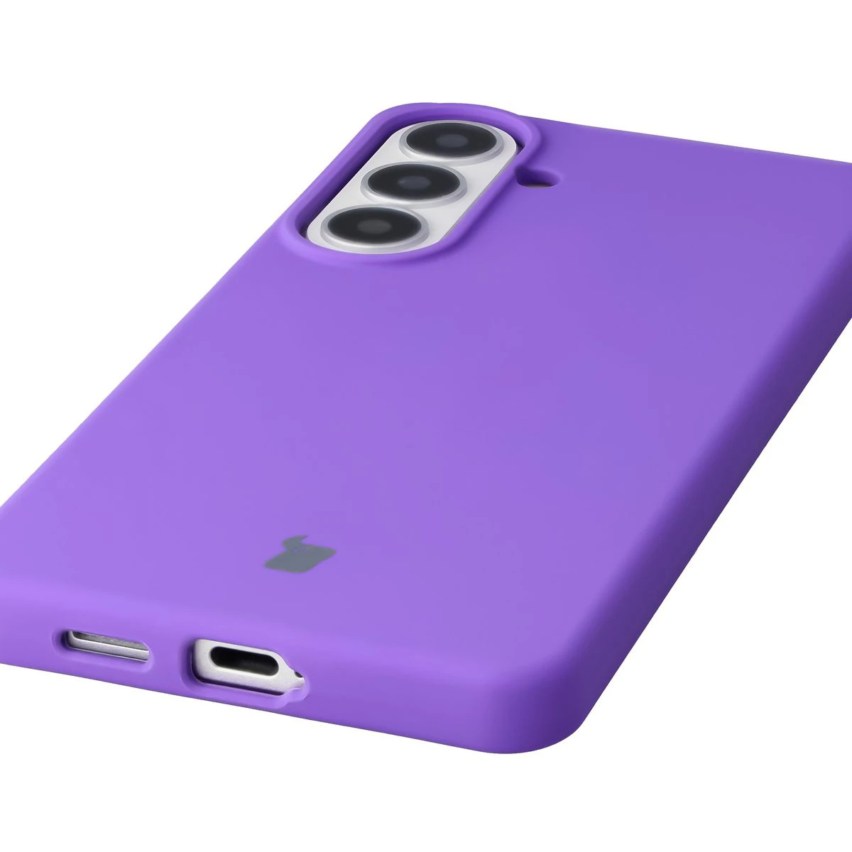 Prim-plan al decupajelor precise și posibilitatea de încărcare inductivă în carcasa Bizon Soft Case pentru Samsung Galaxy S26 Plus