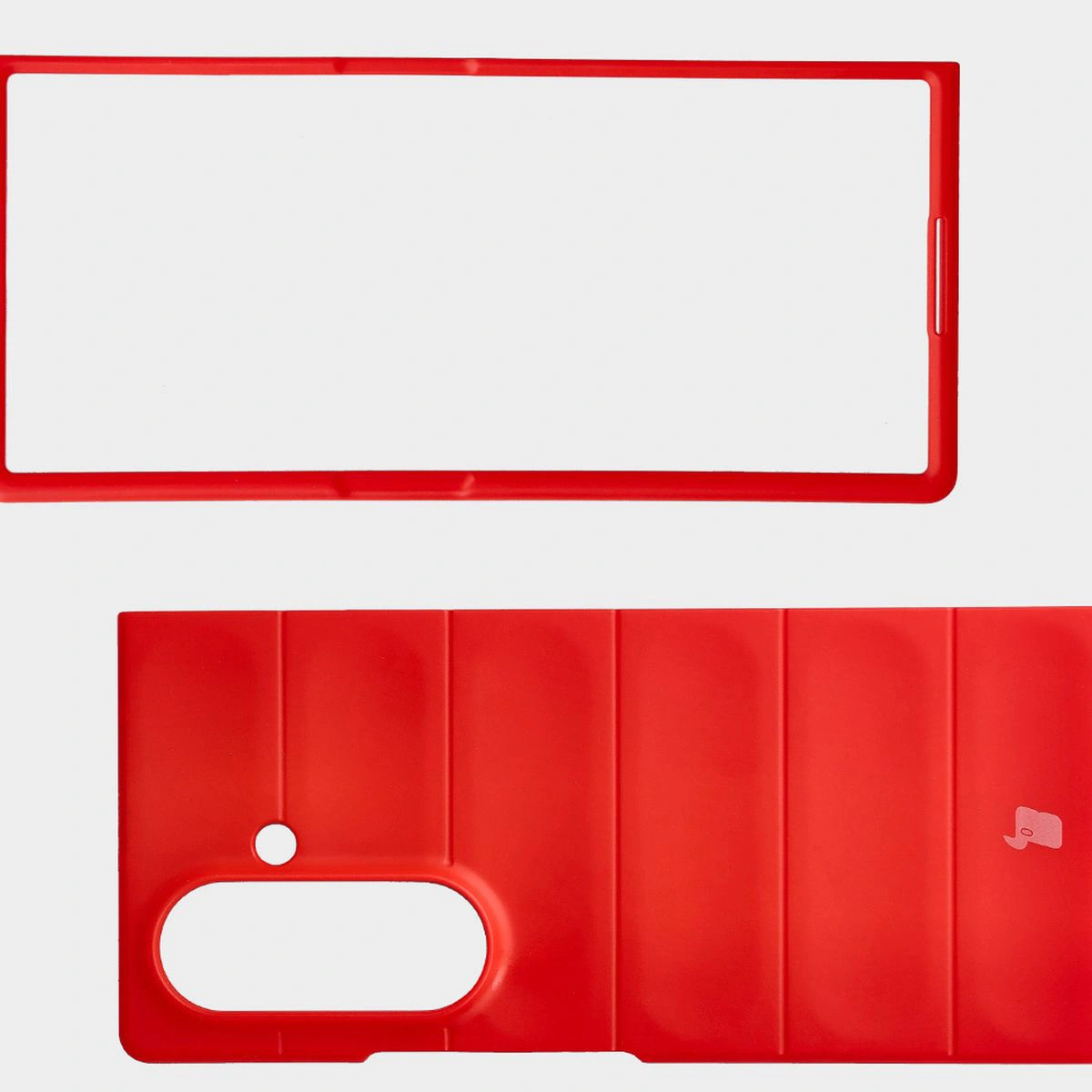 Wyściółka z mikrofibry, wyżłobienia na pleckach i wzmocnione narożniki w etui Bizon Case Tur do Galaxy Z Fold7