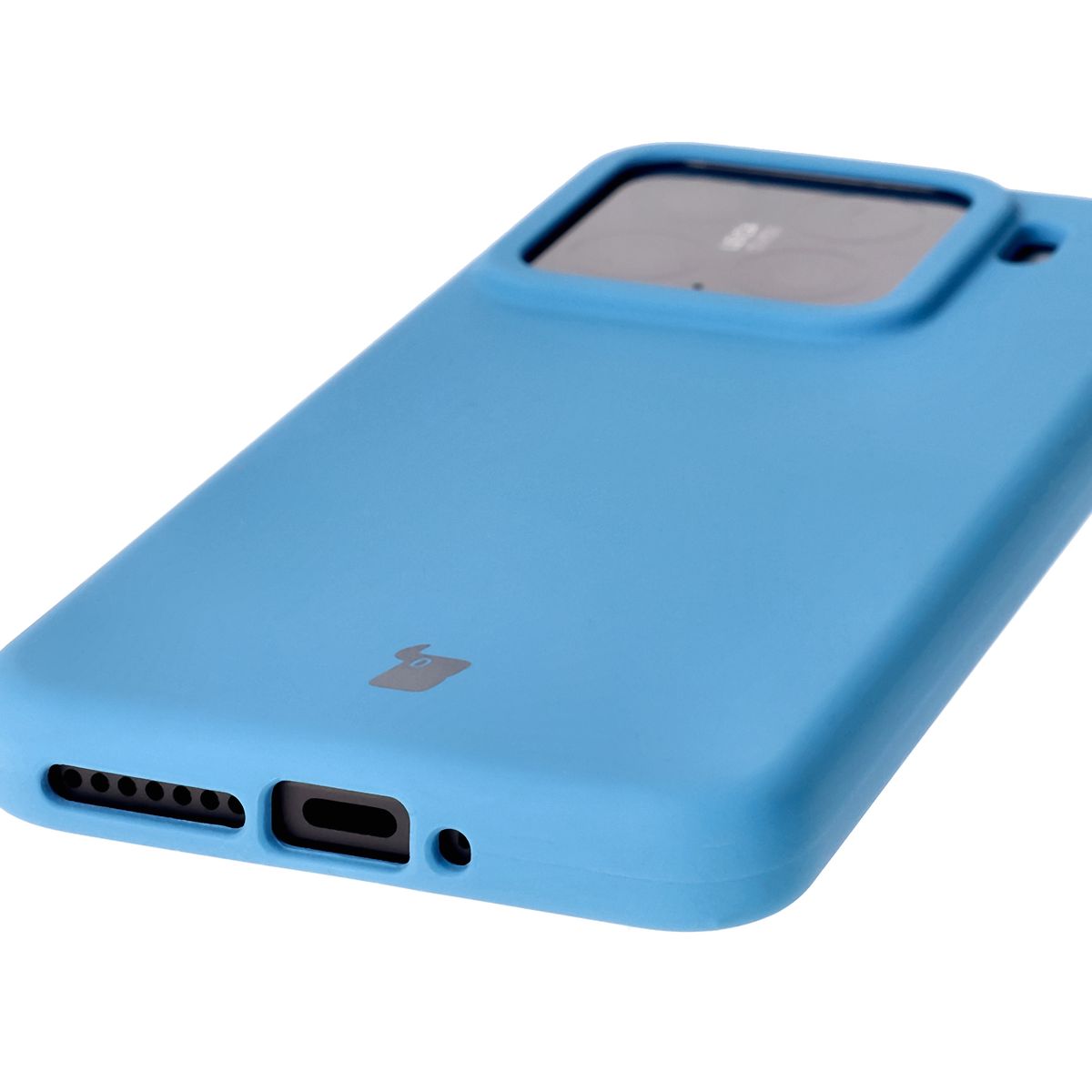 Közelkép a pontos kivágásokról és az induktív töltési lehetőségről a Bizon Soft Case tokban