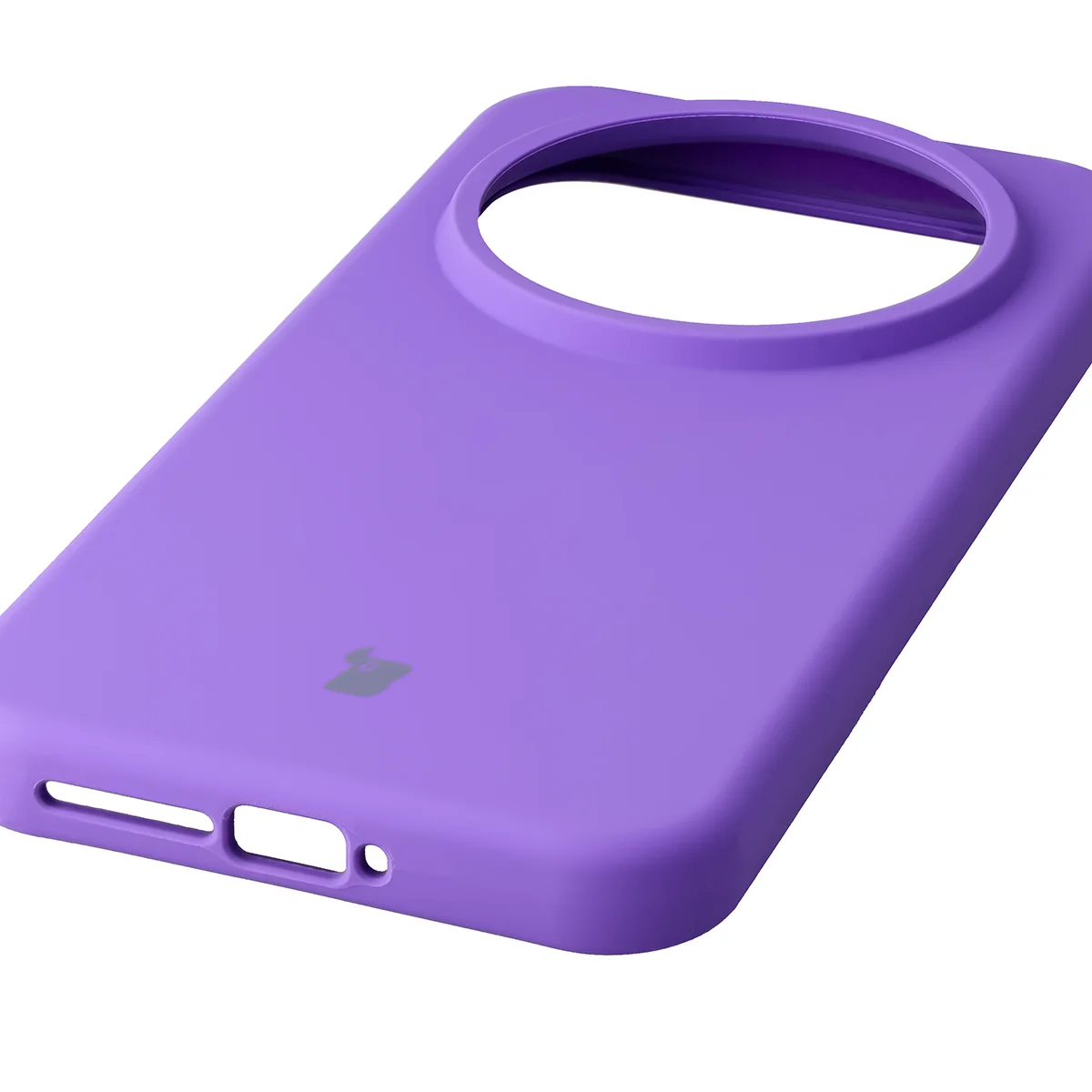 Zbliżenie na precyzyjne wycięcia i możliwość ładowania indukcyjnego w etui Bizon Soft Case do Xiaomi 17 Ultra