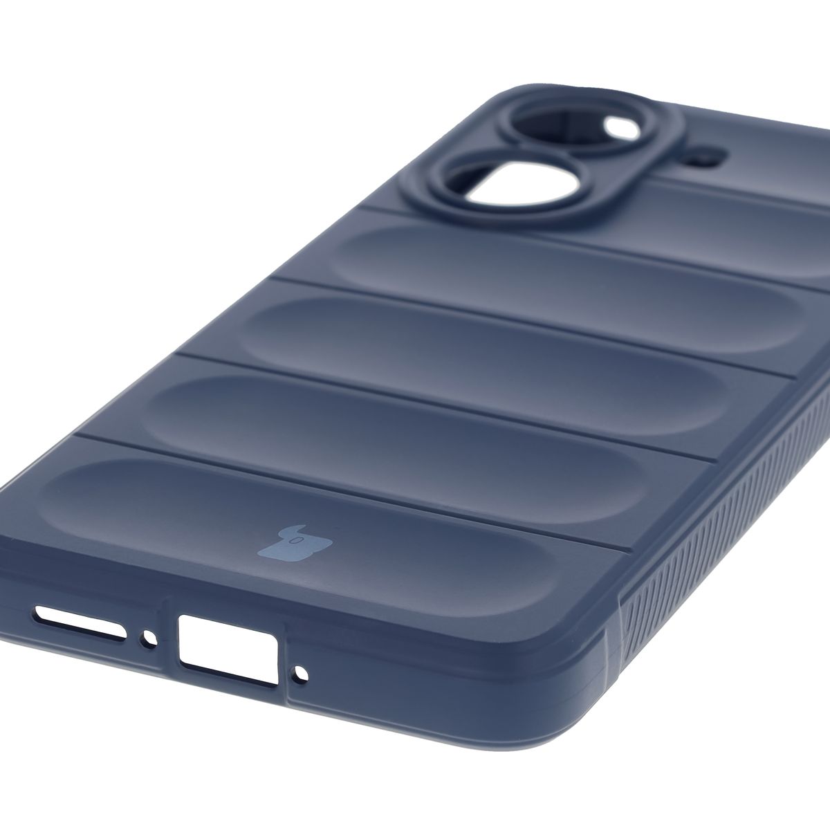 Precise cutouts and compatibility with wireless charging in the Bison Case Tur