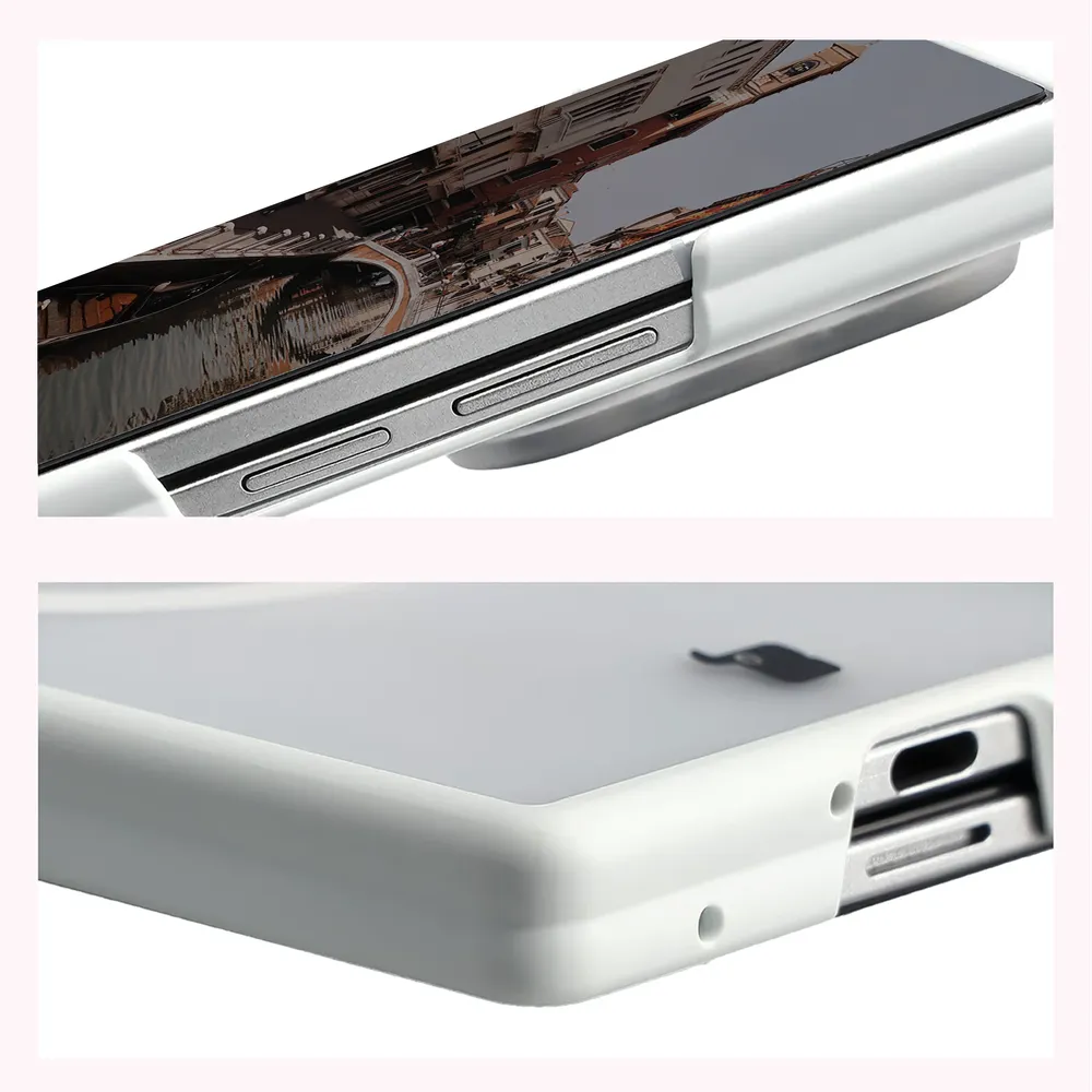 Wzmocnione narożniki i podwyższone ranty ekranu w etui Bizon Case MatteO do Galaxy Z Fold8 Ultra / Z Fold7