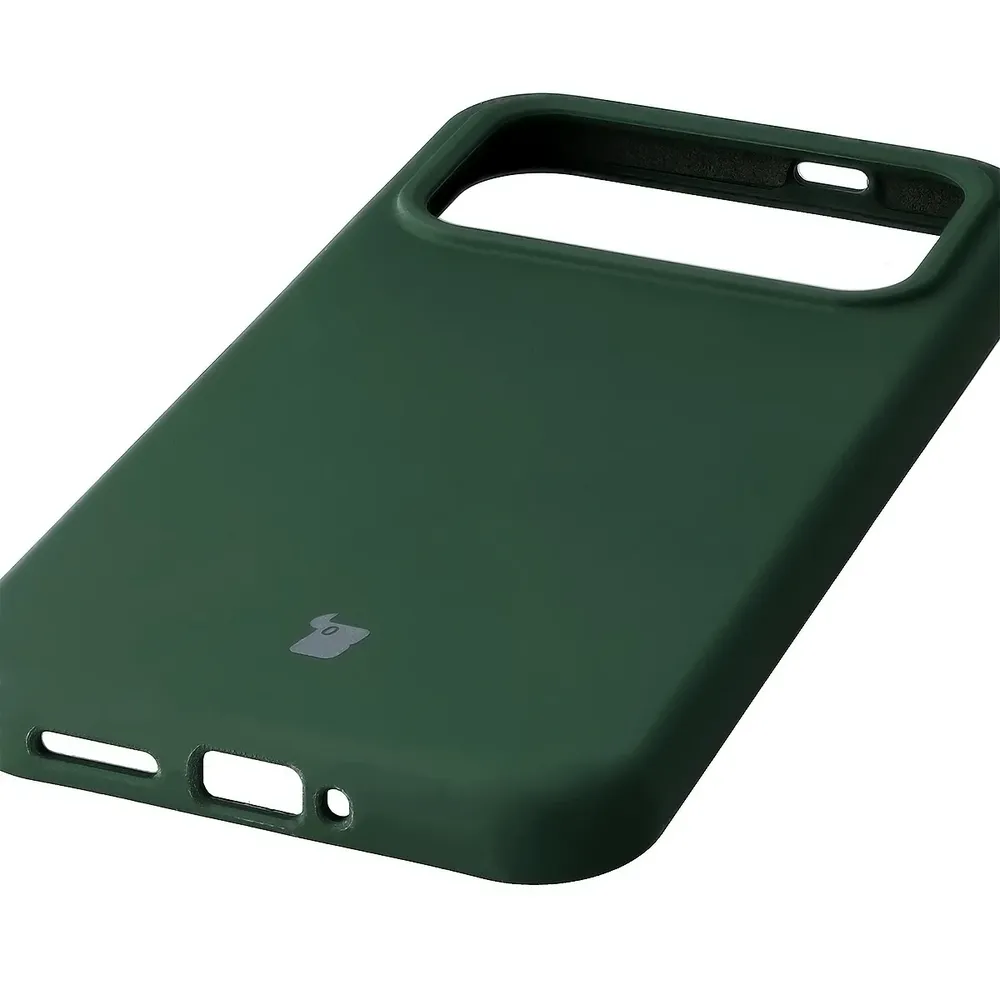 Zbliżenie na precyzyjne wycięcia i możliwość ładowania indukcyjnego w etui Bizon Soft Case do Xiaomi POCO F9 Pro