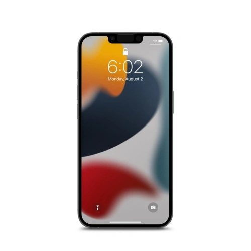 Folia Moshi iVisor AG w opakowaniu, gotowa do zastosowania na iPhone 13.