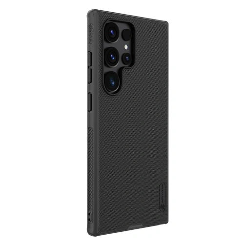 Zbliżenie na etui Nillkin Super Shield Pro, ukazujące szczegóły wykończenia.