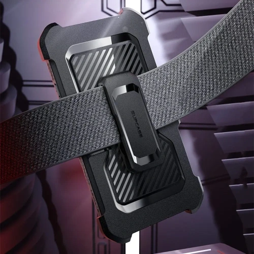 Etui w czarnym kolorze, zamontowane na Samsung Galaxy S24 FE.