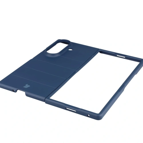 Granatowe etui Bizon Case Tur na stole, podkreślające jego elegancki design