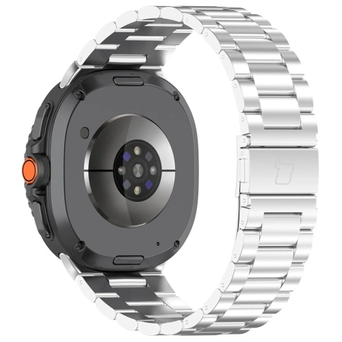 Zbliżenie na srebrny pasek ze stali nierdzewnej Bizon Strap Watch Aura