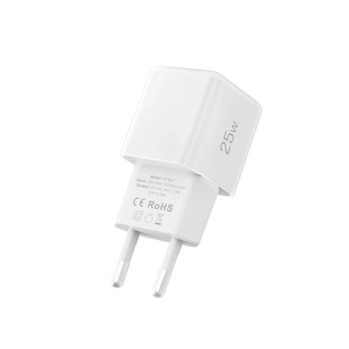 Stylowa i kompaktowa ładowarka sieciowa Tech-Protect NCM25 w białym kolorze.