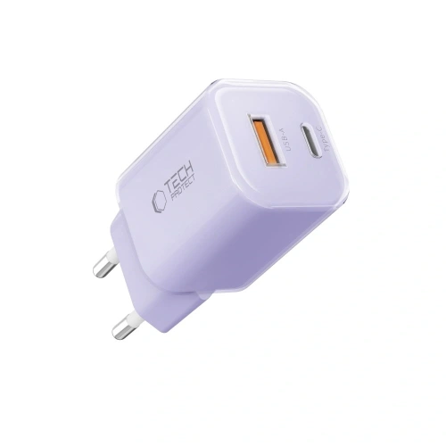 Zbliżenie na ładowarkę Tech-Protect NCM33 z portami USB-A i USB-C.