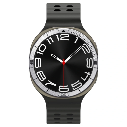 Zegarek Samsung Galaxy Watch 8 z zamontowaną srebrną nakładką Spigen