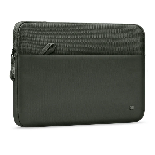 Zbliżenie na torbę Tech-Protect Sleeve, prezentującą materiał w kolorze army green