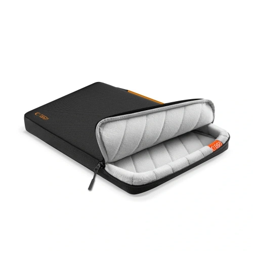 Etui Tech-Protect Defender RS z zamknięciem, zapewniające bezpieczeństwo laptopa