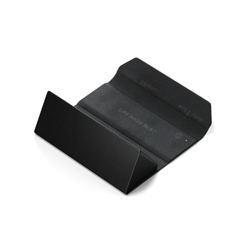 Zbliżenie na etui Satechi, pokazujące wysoką jakość materiałów i design.