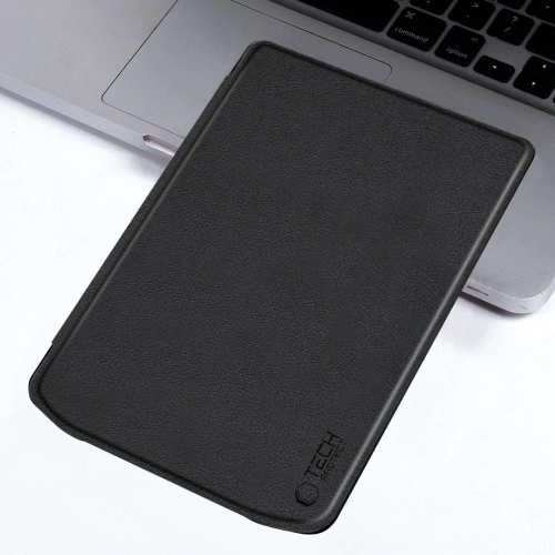 Etui Tech-Protect Pocketbook Verse w użyciu, trzymane w ręce.