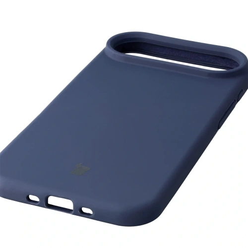 Etui Bizon Soft Case zamontowane na Apple iPhone 17, prezentujące jego elegancki wygląd.