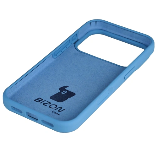 Etui Bizon Soft Case założone na Apple iPhone 17 Pro, pokazujące dopasowanie.