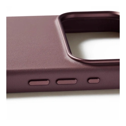 Zbliżenie na etui Mujjo, ukazujące szczegóły wykonania i materiał hybrydowy.