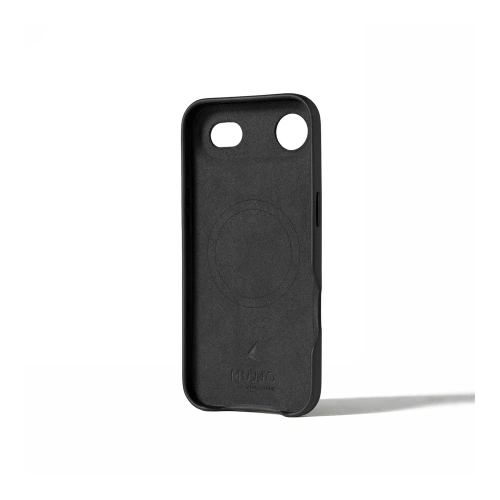 Etui Mujjo na tle minimalistycznym, podkreślające elegancki design i funkcjonalność produktu.