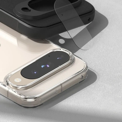 Szczegółowe zdjęcie osłony aparatu Ringke z bliska.