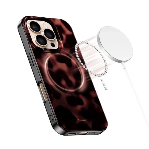 Etui Tech-Protect Lamano MagSafe w ręku, pokazujące jego smukły design.