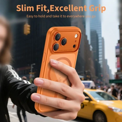 Etui Tech-Protect w zestawieniu z akcesoriami Apple, podkreślające jego styl.