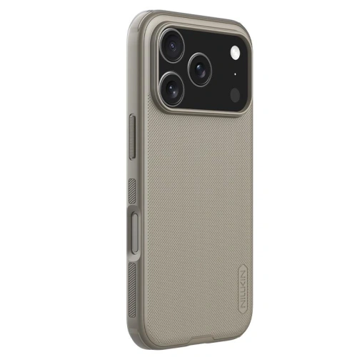 Etui Nillkin Super Shield Pro na tle stylowego biurka, podkreślające jego luksusowy wygląd.